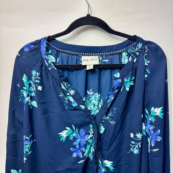Ava & Viv Women's Navy Blue Floral Semi Sheer Button Down Shirt Size 4X - Picture 3 of 10